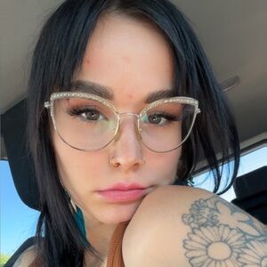 Meet your Posher, Shay